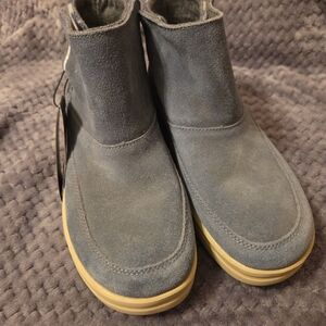 Women's Hey Dudes Mel Suede Orion Blue Rt Size 7 Lf Size 6. Mixed Size Set.